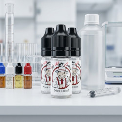 Boosters de nicotine Nico Boost The Hype Juices sur une table en marbre pour DIY